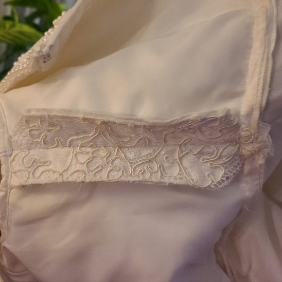 Simplistic Elegance - Picture 8 of 12